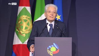 Mattarella: governare tecnologia contro riduzione democrazia