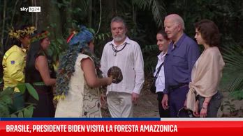 Brasile, presidente Biden visita la foresta amazzonica