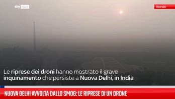 Nuova Delhi avvolta dallo smog: le riprese di un drone