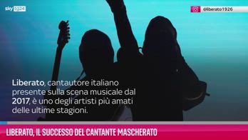 VIDEO Liberato, il successo del cantante mascherato