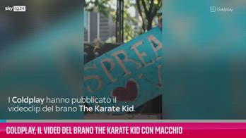 VIDEO Coldplay, video del brano The Karate Kid con Macchio