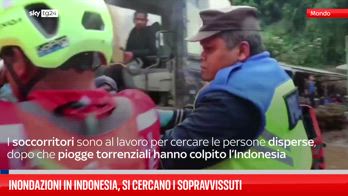 Inondazioni in Indonesia, si cercano i sopravvissuti