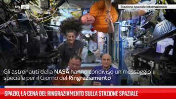 ISS, la cena del ringraziamento nello spazio