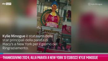 VIDEO Thanksgiving, alla parata a New York c'è Kylie Minogue