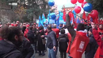 ERROR! Cgil e Uil proclamano scioper genrale, scontri a Torino