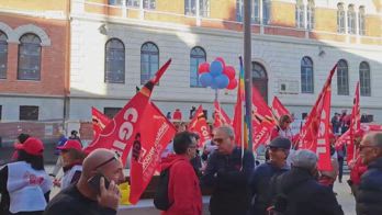 Cagliari in piazza contro manovra e difesa dello sciopero