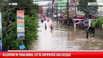 Alluvioni i Thailandia, città sommerse dall'acqua