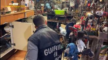 Scoperto e sequestrato, a Palermo, un magazzino dove venivano modificate armi. Un arresto