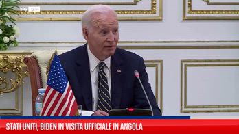 Biden in Angola, la cerimonia al palazzo presidenziale