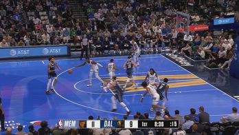 NBA, 37 punti di Luka Doncic contro Memphis