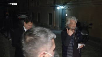 Conte: chi ci intralcia la pagherà. Grillo prepara battaglia legale e politica