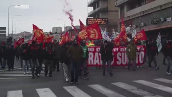 Genova, corteo di metalmeccanici blocca la cittÃ 