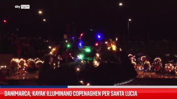 Danimarca, kayak illuminano Copenaghen per Santa Lucia