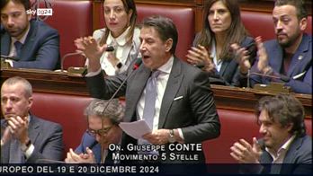 Conte alla Meloni: vergognoso proporre l'aumento per i ministri