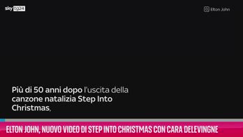 VIDEO Elton John, nuovo video di Step Into Christmas