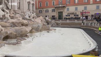 Roma, Fontana di Trevi: rimossi ponteggi e passerella