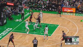 NBA, 36 punti di Zach LaVine contro Boston