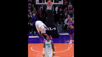 NBA, pallone incastrato sul tabellone? C'Ã¨ Obi Toppin!