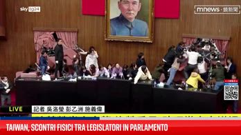 Taiwan, Parlamento bloccato per rissa tra politici