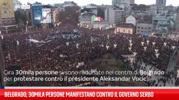 Belgrado, 30mila persone manifestano contro il governo serbo