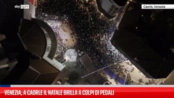 Caorle, albero di Natale green: si accende a pedali