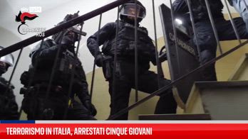 Terrorismo, sostenevano Al Qaeda e Isis: 5 arresti in Italia