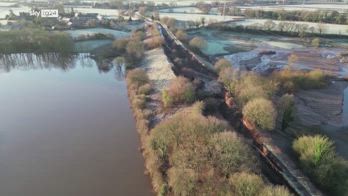 Uk, drone riprende canale crollato dopo alluvione