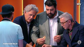 MasterChef 14, i giudici assaggiano le empanadas