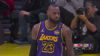 NBA, LeBron James segna 30 punti contro Atlanta