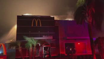 Incendio in California, in fiamme un McDonaldâs