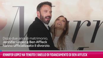 VIDEO J.Lo ha tenuto l'anello di fidanzamento di Ben Affleck