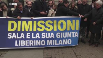 FdI, flash-mob davanti al Comune di Milano: "Sala dimettiti