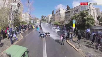 Israele, scontro tra polizia e manifestanti a Gerusalemme