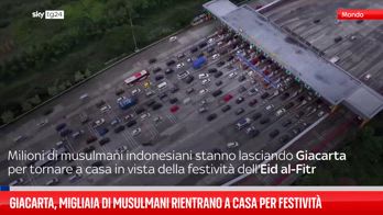 Giacarta, migliaia di musulmani rientrano a casa per festività