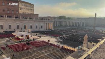 Funerali Papa Francesco, piazza san Pietro vista dall'alto