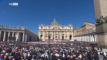 Funerali Francesco, raccoglimento messa solenne esequiale
