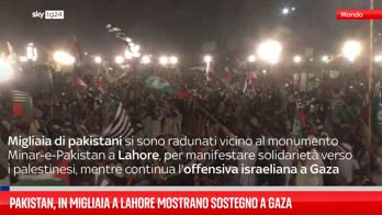 Pakistan, in migliaia a Lahore mostrano sostegno a Gaza