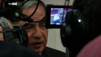 Sala stampa vaticana, ancora nessuna delibera su becciu