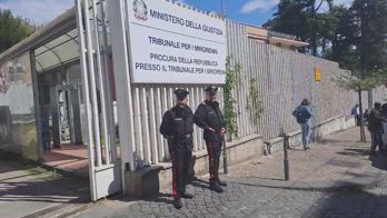Sentenza omicidio Romano, manifestazione in tribunale