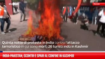 Kashmir, quinta notte di scontri tra India e Pakistan