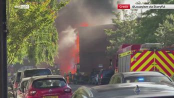 Incendio a Londra in sottostazione elettrica: 80 evacuati