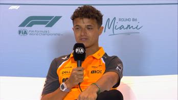 CONF NORRIS SU MACCHINA ADATTA A PIASTRI