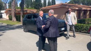 L'abbraccio di Cragnotti e Lotito a Formello