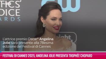 VIDEO Cannes 2025, Angelina Jolie presenta Trophée Chopard