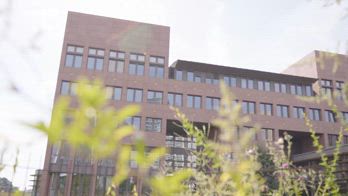CASO PFIZER – CORTE UE: SMS SI V. D. LEYEN A CEO PFIZER SIANO DISPONIBILI
