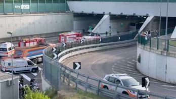 ERROR! Incidente Como, bus scuola contro camion, morta maestra bimbi stanno bene