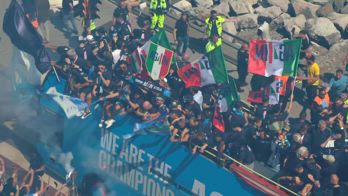 SFILATA PULLMAN NAPOLI