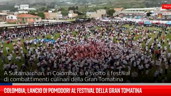 Colombia, pomodori in aria durante la festa Gran Tomatina