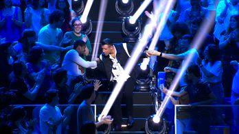 Francesco Gabbani arriva in studio a X Factor 2025