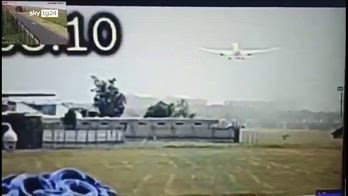India, il video dello schianto dell'aereo dopo il decollo